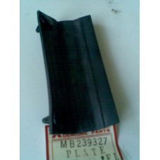 MB239327 A.C LASTİK PLEYT 